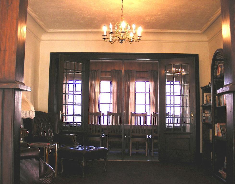 Riverside Hot Springs Inn & Spa - Adults Only Lava Hot Springs Extérieur photo
