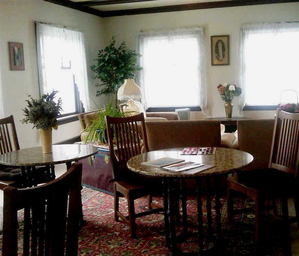 Riverside Hot Springs Inn & Spa - Adults Only Lava Hot Springs Extérieur photo