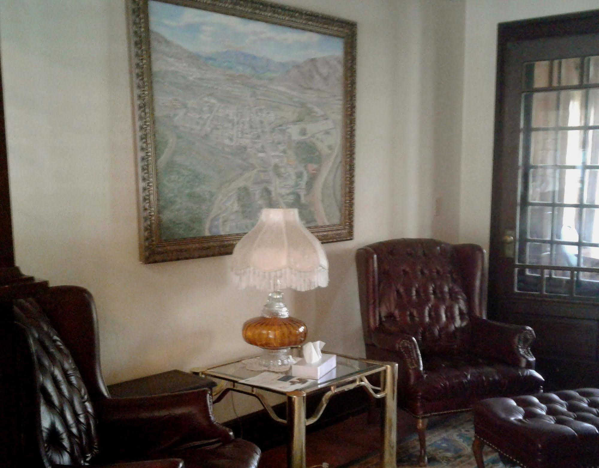 Riverside Hot Springs Inn & Spa - Adults Only Lava Hot Springs Extérieur photo
