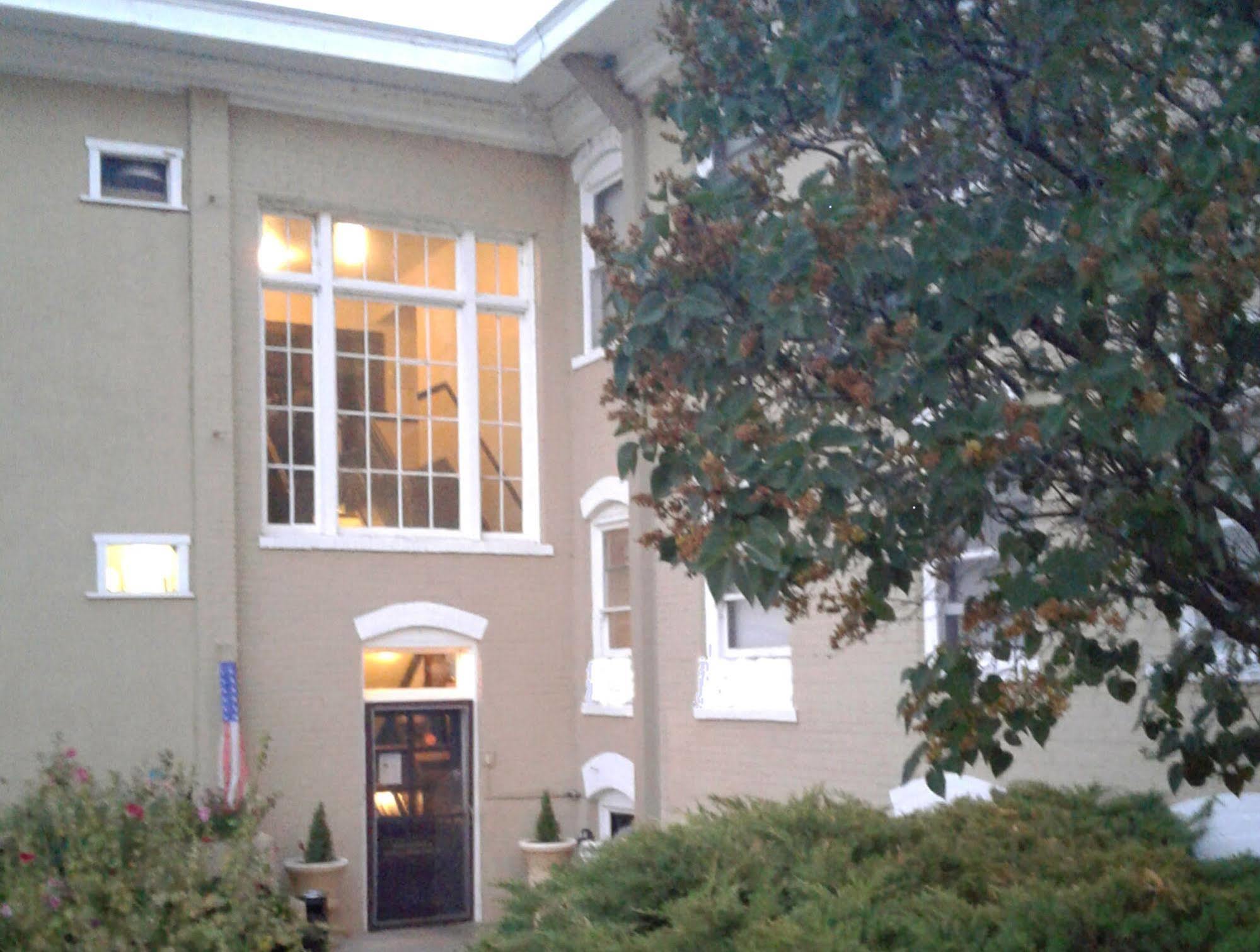 Riverside Hot Springs Inn & Spa - Adults Only Lava Hot Springs Extérieur photo